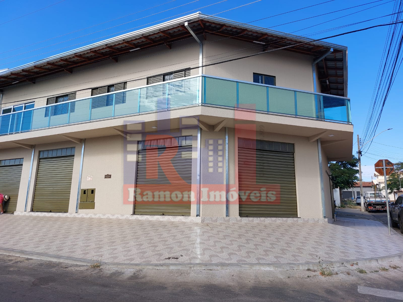 Apartamento Sobre Loja No Parque dos Pomares